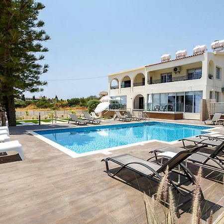Coral Bay Sea Breeze Apartments - 3 Bedroom Apartment Пея Екстериор снимка