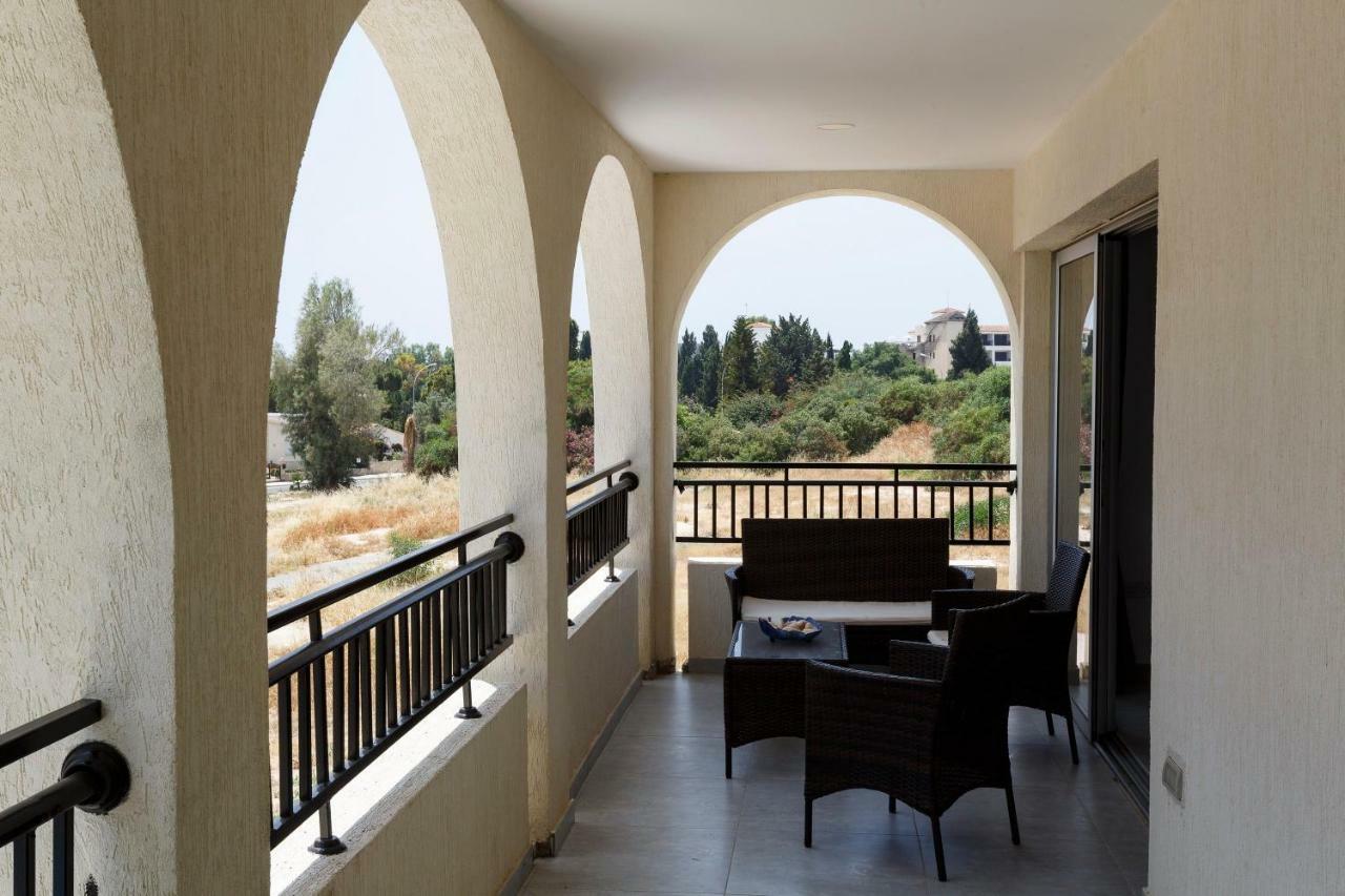 Coral Bay Sea Breeze Apartments - 3 Bedroom Apartment Пея Екстериор снимка