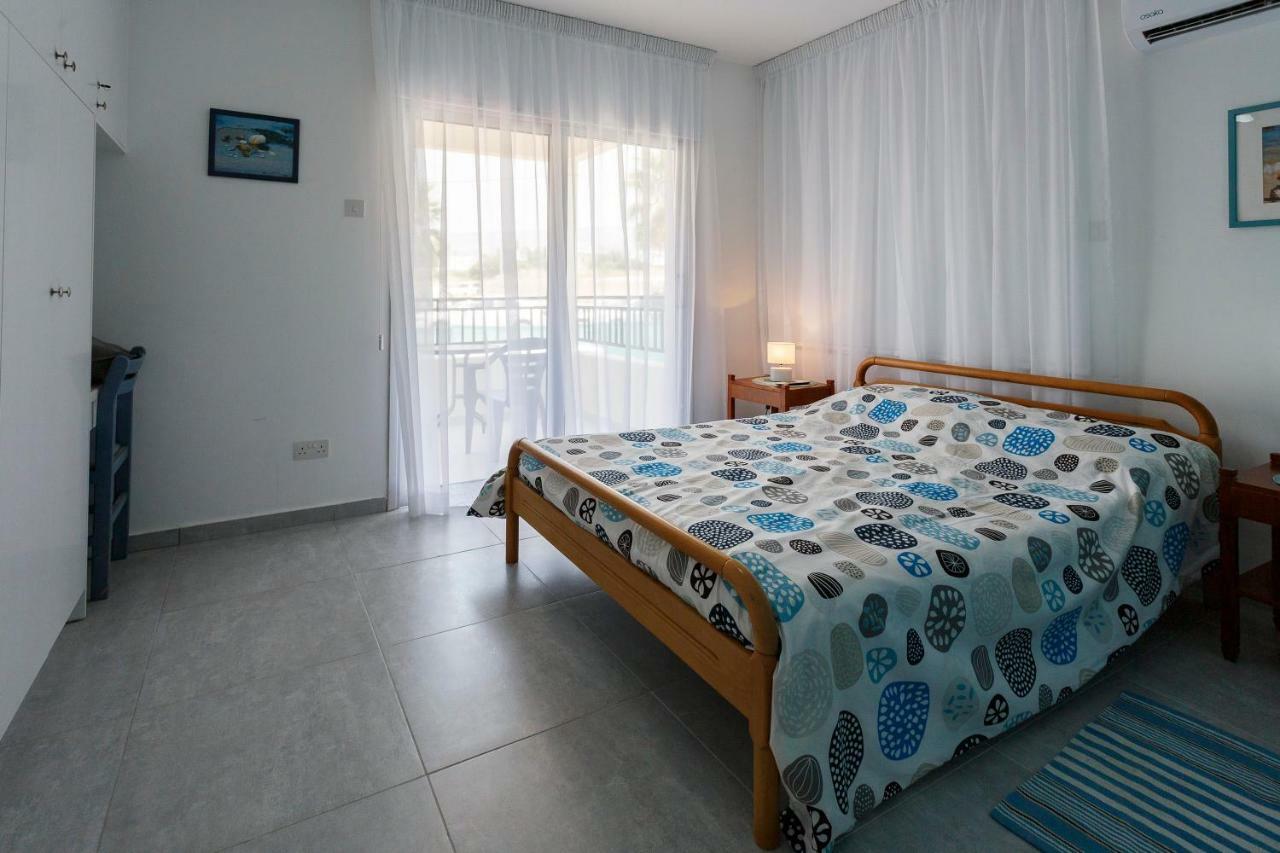 Coral Bay Sea Breeze Apartments - 3 Bedroom Apartment Пея Екстериор снимка
