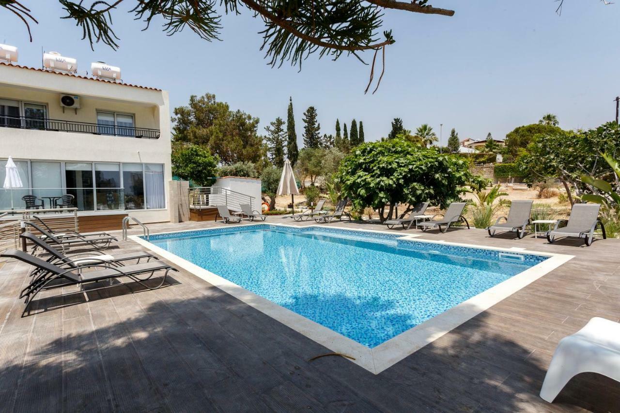 Coral Bay Sea Breeze Apartments - 3 Bedroom Apartment Пея Екстериор снимка