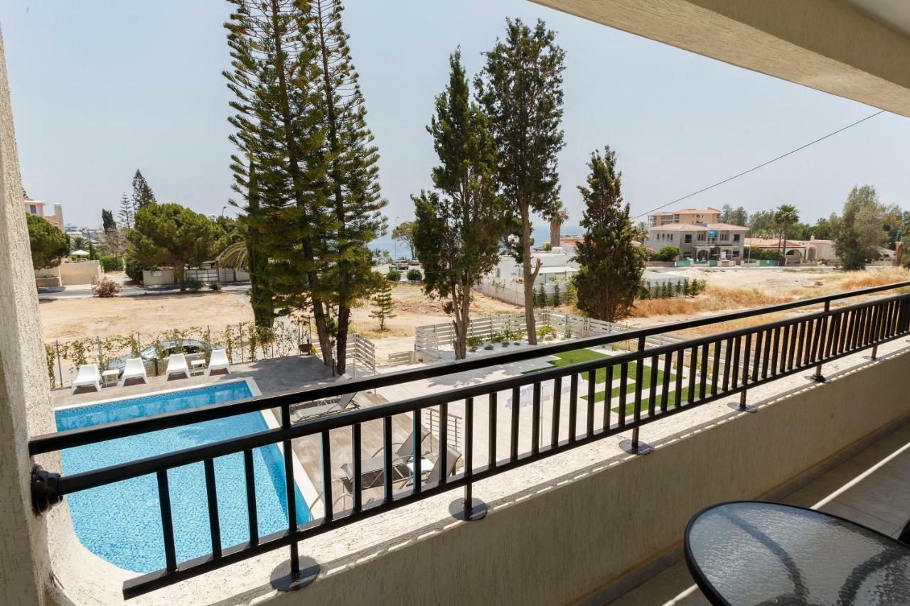 Coral Bay Sea Breeze Apartments - 3 Bedroom Apartment Пея Екстериор снимка